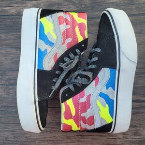 LIKE NEW Vans Sk8-Hi Platform in After Dark Camo - Size 8